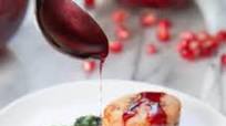 SEARED SCALLOPS WITH POMEGRANATE GLAZE SEARED SCALLOPS WITH POMEGRANATE GLAZE