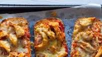 Chicken Tikka Bread Pizza | Open Faced Chicken Sandwich Chicken Tikka Bread Pizza | Open Faced Chicken Sandwich