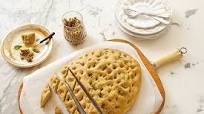 Focaccia de alecrim com tapenade Focaccia de alecrim com tapenade
