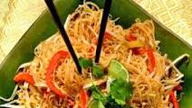 Thai Fried Rice Noodles with Chicken or Tofu (gluten-free) Recipe - (4.1/5) Thai Fried Rice Noodles with Chicken or Tofu (gluten-free) Recipe - (4.1/5)