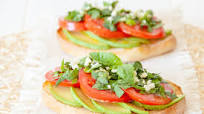 Tostadas veganas caprese Tostadas veganas caprese