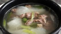 Beef and Radish Soup (Soegogi-muguk) Beef and Radish Soup (Soegogi-muguk)