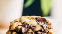 Bakery Style Chocolate Chip Cookies Bakery Style Chocolate Chip Cookies