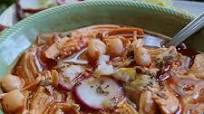 POZOLE ROJO DE POLLO POZOLE ROJO DE POLLO