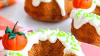 Mini Pumpkin Bundt Cakes Mini Pumpkin Bundt Cakes