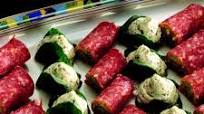 Antipasto misto con formaggi e salame Antipasto misto con formaggi e salame