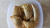 Empanadas de Pollo (Easy Chicken Empanadas) Empanadas de Pollo (Easy Chicken Empanadas)