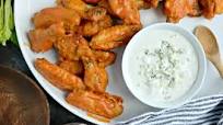 Spicy Garlic Chicken Wings with Blue Cheese Dip Spicy Garlic Chicken Wings with Blue Cheese Dip