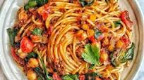 Roasted Tomato Spaghetti with Spinach & Chickpeas Roasted Tomato Spaghetti with Spinach & Chickpeas