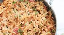 Easy, Cheese Stovetop Chicken and Noodles Easy, Cheese Stovetop Chicken and Noodles