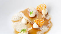 Beef bouillon with onion, gruyère and cobnut Beef bouillon with onion, gruyère and cobnut