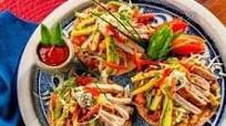 Tostadas de pollo picantica Tostadas de pollo picantica