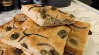 Snabb focaccia med oliver Snabb focaccia med oliver