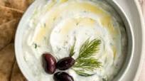 Easy Tzatziki Sauce (Cucumber Yogurt Dip) Easy Tzatziki Sauce (Cucumber Yogurt Dip)