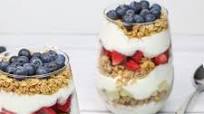Easy Fruit and Yogurt Parfait With Granola Easy Fruit and Yogurt Parfait With Granola