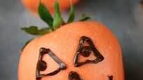 3 Ingredient Chocolate Covered Strawberry Pumpkins 3 Ingredient Chocolate Covered Strawberry Pumpkins