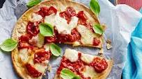 Margherita pita pizza with rustic tomato sauce Margherita pita pizza with rustic tomato sauce