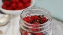 Dark Chocolate Raspberry Greek Yogurt Parfait Dark Chocolate Raspberry Greek Yogurt Parfait