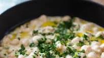 Hummus Masabacha (Hummus with Whole Chickpeas) Hummus Masabacha (Hummus with Whole Chickpeas)