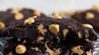 Chocolate Peanut Butter Chip Cookies (Crumbl Copycat) Chocolate Peanut Butter Chip Cookies (Crumbl Copycat)