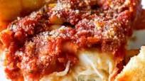 How To Make Chicago-Style Deep Dish Pizza How To Make Chicago-Style Deep Dish Pizza