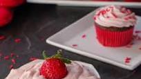 📋Strawberry Whipped Cream Frosting Recipe (with jam) 📋Strawberry Whipped Cream Frosting Recipe (with jam)
