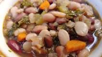 Slow Cooker 15 Bean Soup with Kale Slow Cooker 15 Bean Soup with Kale