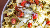 Easy Caprese Pasta Easy Caprese Pasta