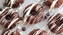 Triple Chocolate Brownie Bundt Cakes Triple Chocolate Brownie Bundt Cakes