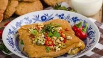Noodle-Stuffed Thai Omelette Noodle-Stuffed Thai Omelette