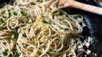 Weeknight Spaghetti and Clams Weeknight Spaghetti and Clams