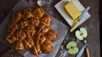 Apple & Cinnamon Hot Cross Buns! Apple & Cinnamon Hot Cross Buns!