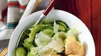 Caesar Salad mit Chicken-Nuggets Caesar Salad mit Chicken-Nuggets