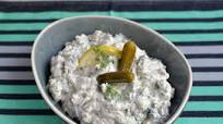 Sos de iaurt cu castraveti murati - tartar sau remoulade dietetic Sos de iaurt cu castraveti murati - tartar sau remoulade dietetic