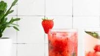 Virgin Strawberry Mojito (Strawberry Mocktail) Virgin Strawberry Mojito (Strawberry Mocktail)