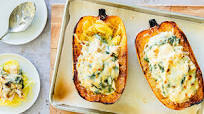 Spaghetti Squash Stuffed with Chicken & Spinach Alfredo Sauce Spaghetti Squash Stuffed with Chicken & Spinach Alfredo Sauce