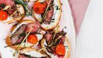 Filet Mignon Steak Crostini with Horseradish Cream Filet Mignon Steak Crostini with Horseradish Cream