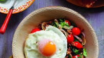 Wok fried egg and spicy minced pork with garlic & ginger Wok fried egg and spicy minced pork with garlic & ginger