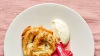 Ketmer (Pistachio, Cream & Rose Baklava) Ketmer (Pistachio, Cream & Rose Baklava)