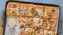 Easy Hawaiian Pizza with Charred Pineapple and Onion Easy Hawaiian Pizza with Charred Pineapple and Onion