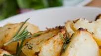 Slow Cooker Homestyle Potatoes with Garlic and Rosemary Slow Cooker Homestyle Potatoes with Garlic and Rosemary