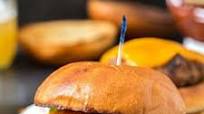 Carolina-Style Angus Beef Burger Carolina-Style Angus Beef Burger
