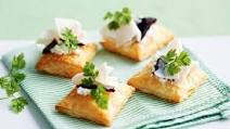 Goats cheese and turkey puffs with quince paste Goats cheese and turkey puffs with quince paste
