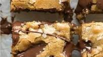 Peanut Butter Cookie Bars (Secretly Healthy!) Peanut Butter Cookie Bars (Secretly Healthy!)