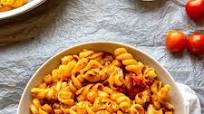 Easy Harissa Pasta (Spicy, Creamy & Vegan!) Easy Harissa Pasta (Spicy, Creamy & Vegan!)