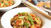 Spicy Singapore Noodles (Singapore Mei Fun) Spicy Singapore Noodles (Singapore Mei Fun)