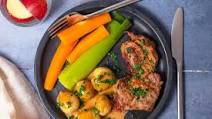 Pork chops with baby potatoes and leek Pork chops with baby potatoes and leek