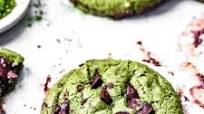 Matcha Chocolate Chip Cookies (vegan, GF, paleo) Matcha Chocolate Chip Cookies (vegan, GF, paleo)