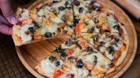 Crispy Blaze Pizza Copycat Build-Your-Own Pizza Recipe Crispy Blaze Pizza Copycat Build-Your-Own Pizza Recipe