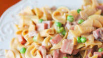 Peas, Ham, and Creamy Noodles Peas, Ham, and Creamy Noodles